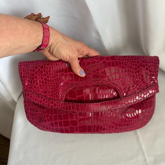 Nine W. beautiful raspberry color, convertible clutch handbag - Picture 8 of 10